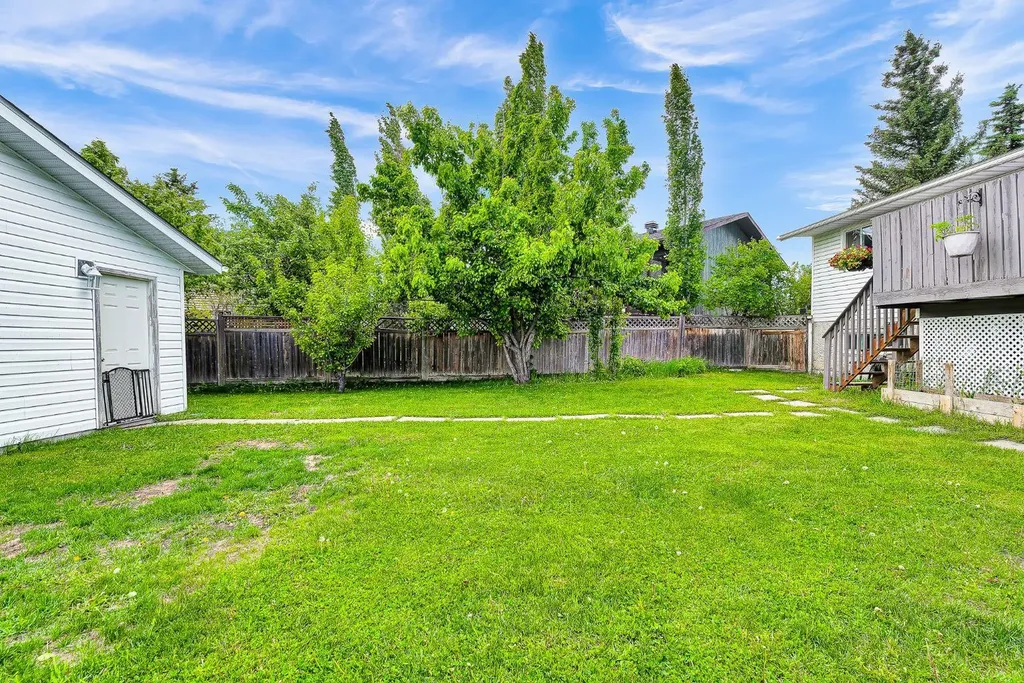 502 Maplewood Drive Diamond Valley AB T0L 0H0