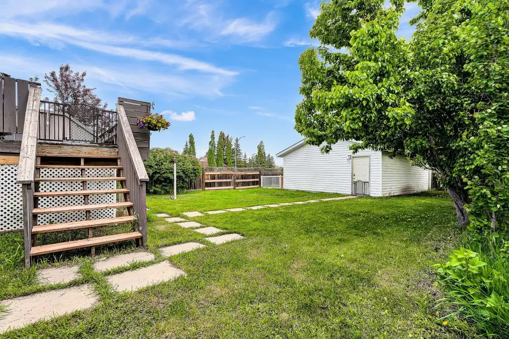 502 Maplewood Drive Diamond Valley AB T0L 0H0
