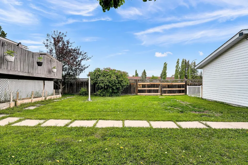 502 Maplewood Drive Diamond Valley AB T0L 0H0