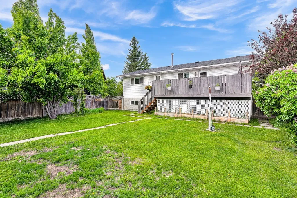 502 Maplewood Drive Diamond Valley AB T0L 0H0
