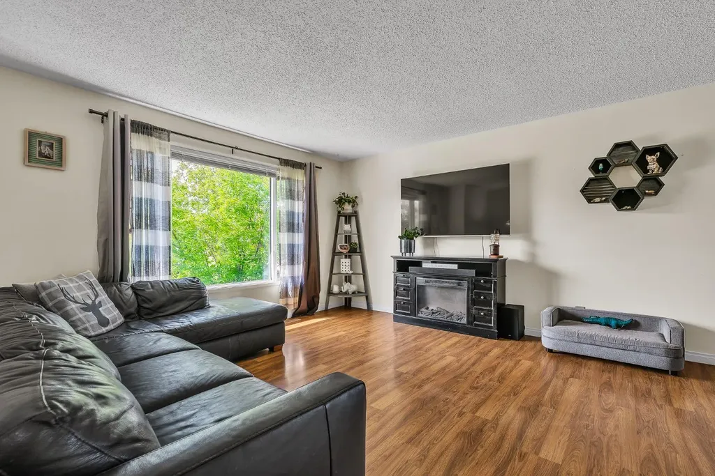 502 Maplewood Drive Diamond Valley AB T0L 0H0