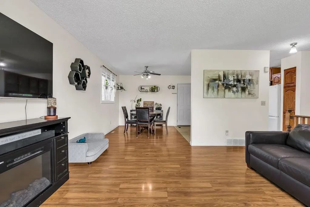 502 Maplewood Drive Diamond Valley AB T0L 0H0