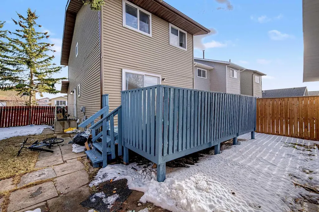 48 Whitworth Way NE Calgary AB T1Y 6A8
