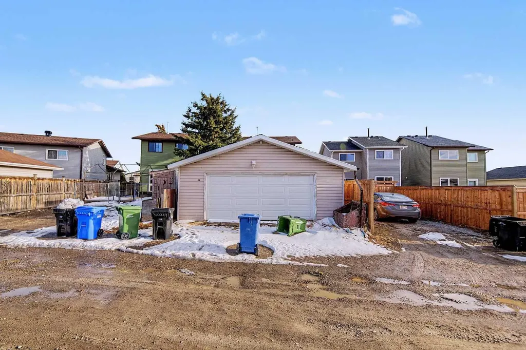 48 Whitworth Way NE Calgary AB T1Y 6A8