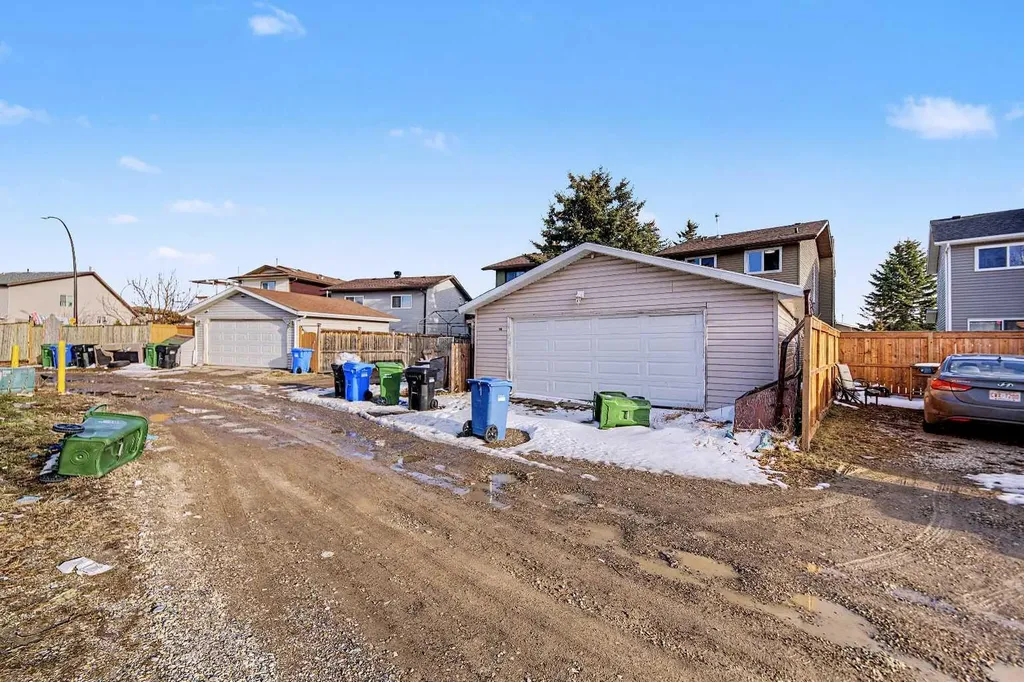 48 Whitworth Way NE Calgary AB T1Y 6A8