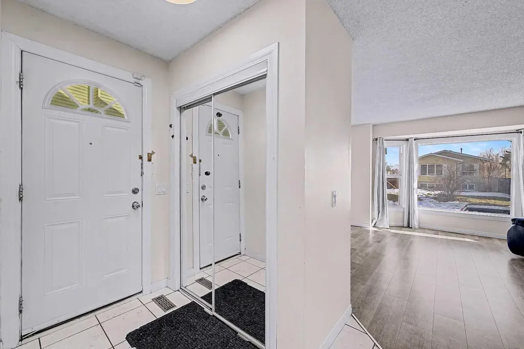 48 Whitworth Way NE Calgary AB T1Y 6A8