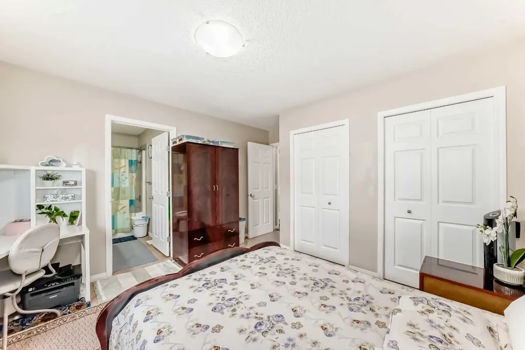 398 Martindale Drive NE Calgary AB T3J0H8