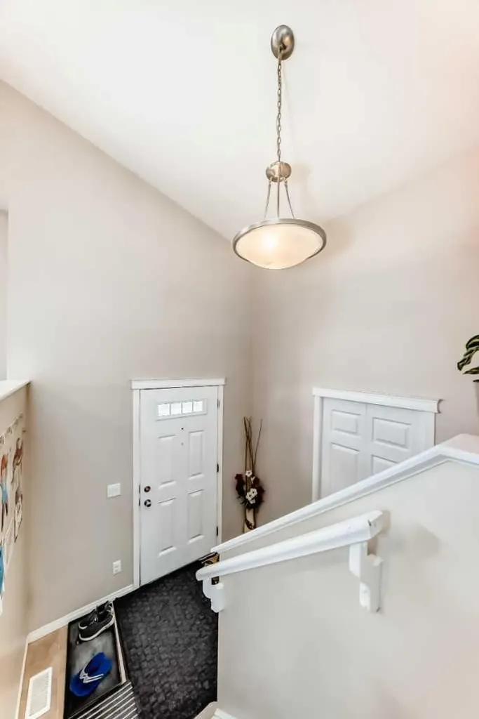 398 Martindale Drive NE Calgary AB T3J0H8