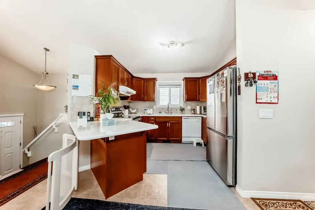 398 Martindale Drive NE Calgary AB T3J0H8