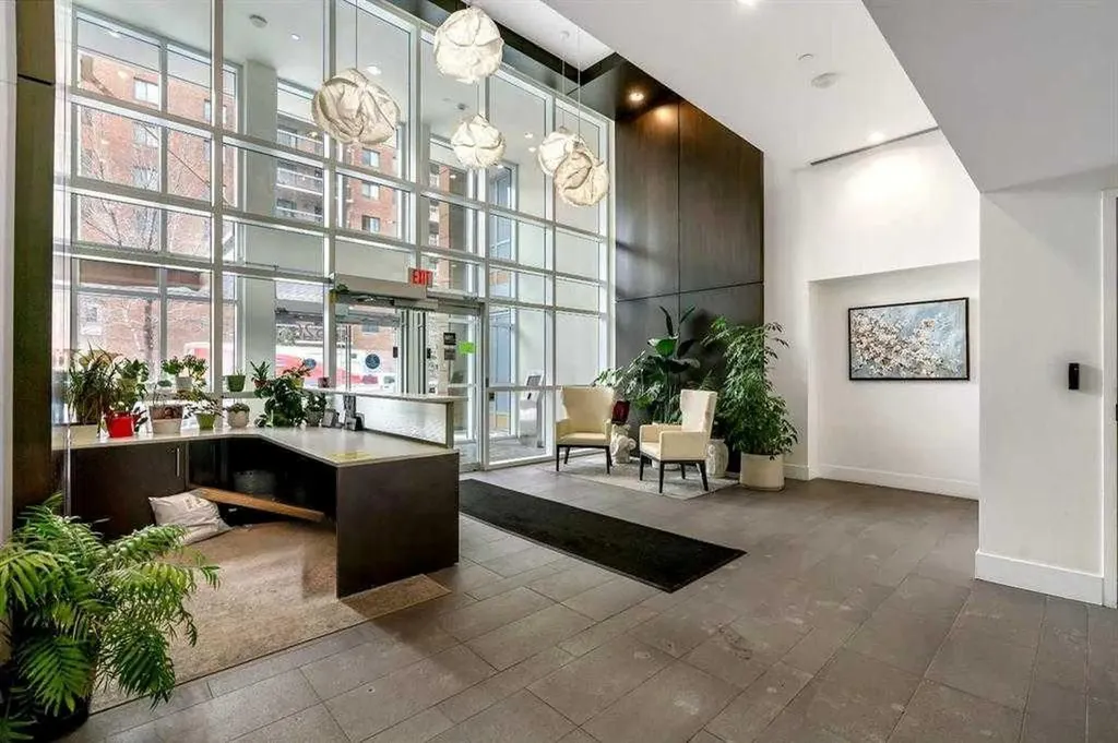 626 14 Avenue SW Calgary AB T2R 0E2