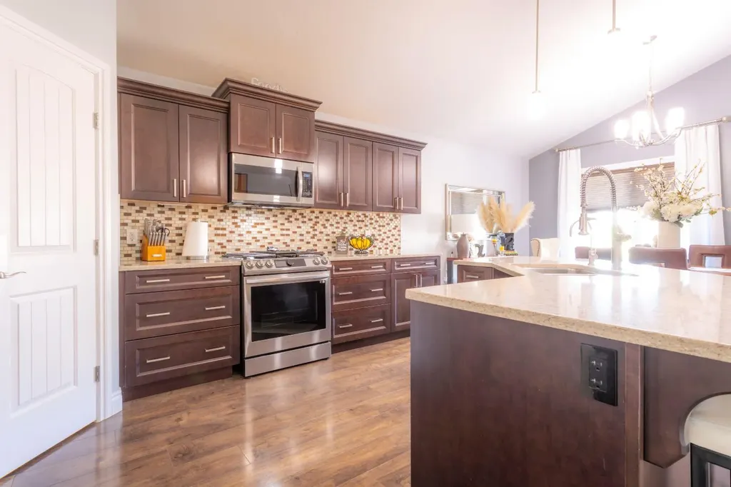 1802 59b Avenue Lloydminster AB T9V 3P5