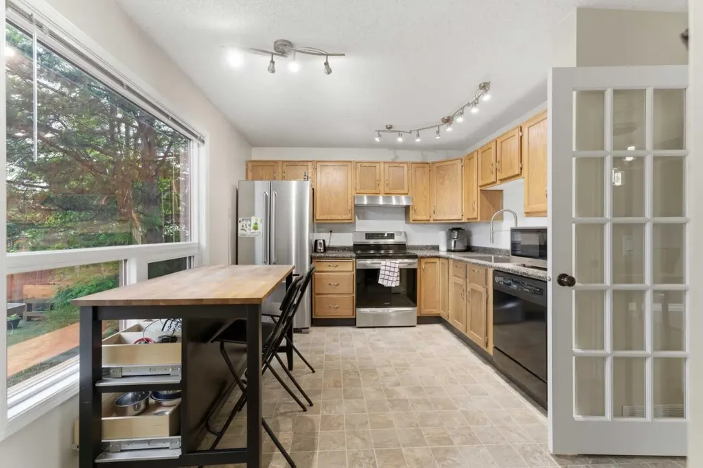 1224 Millcrest Rise SW Calgary AB T2Y 2L8