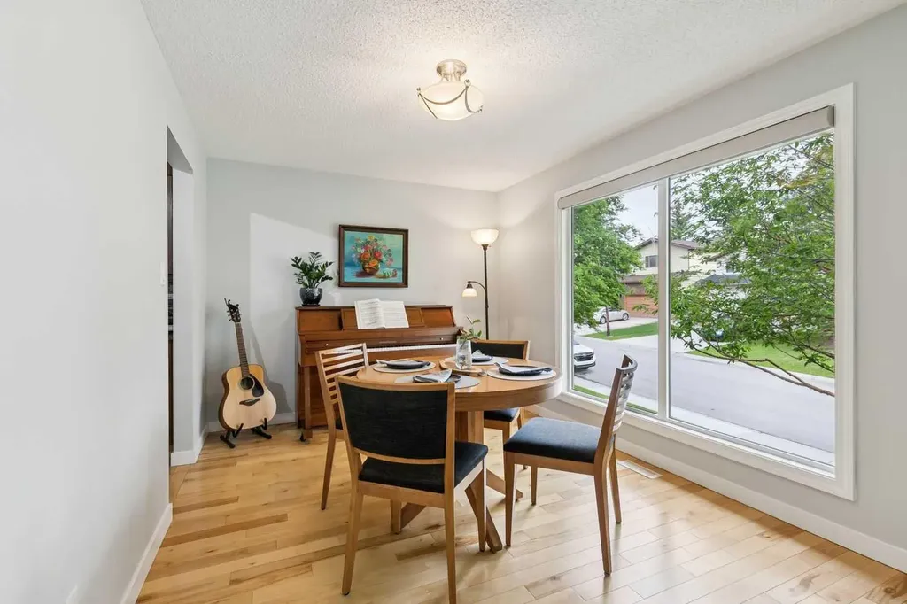 51 Woodbrook Green SW Calgary AB T2W4P6