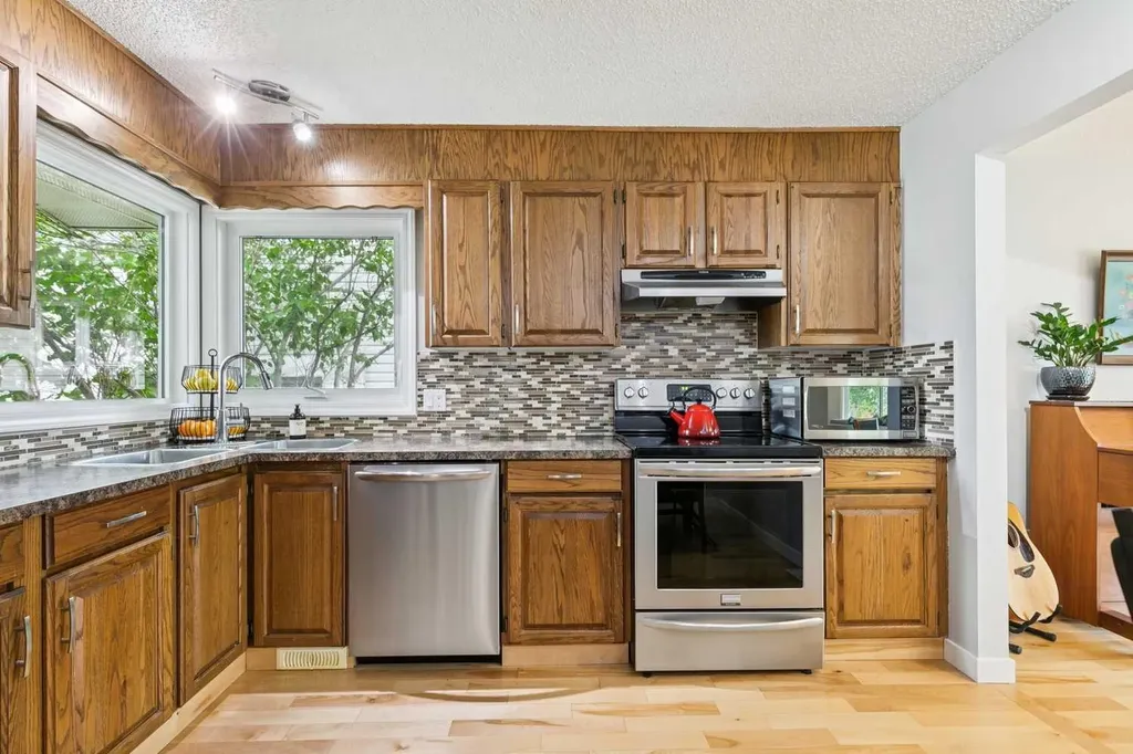 51 Woodbrook Green SW Calgary AB T2W4P6
