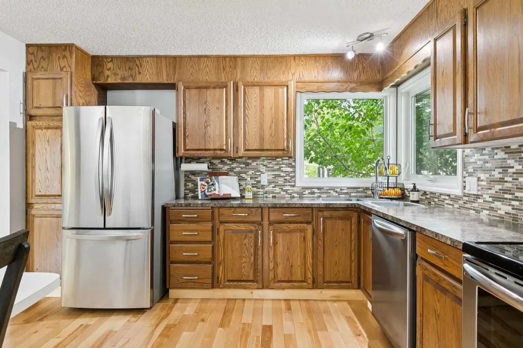 51 Woodbrook Green SW Calgary AB T2W4P6