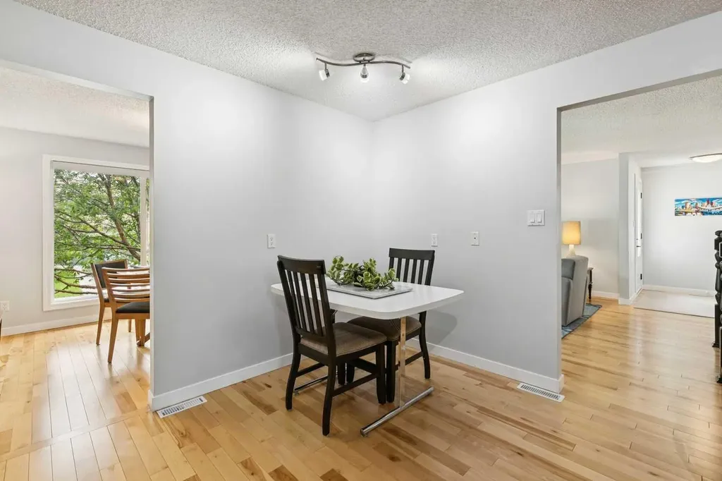 51 Woodbrook Green SW Calgary AB T2W4P6