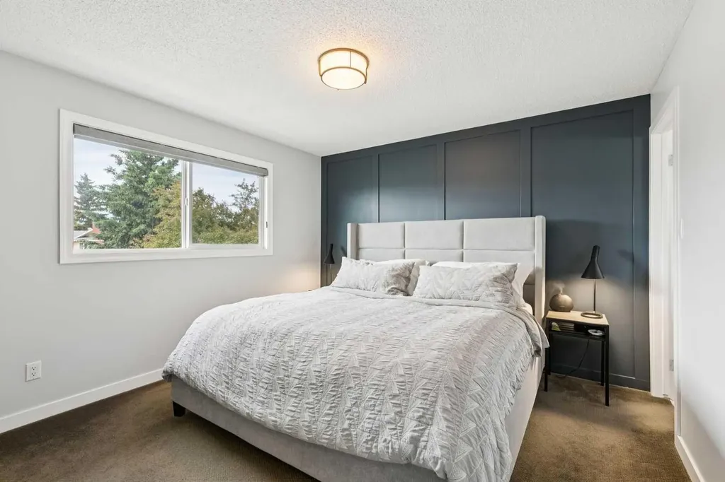 51 Woodbrook Green SW Calgary AB T2W4P6