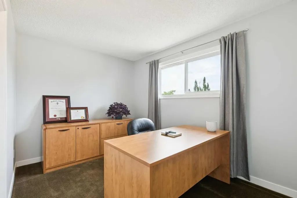 51 Woodbrook Green SW Calgary AB T2W4P6