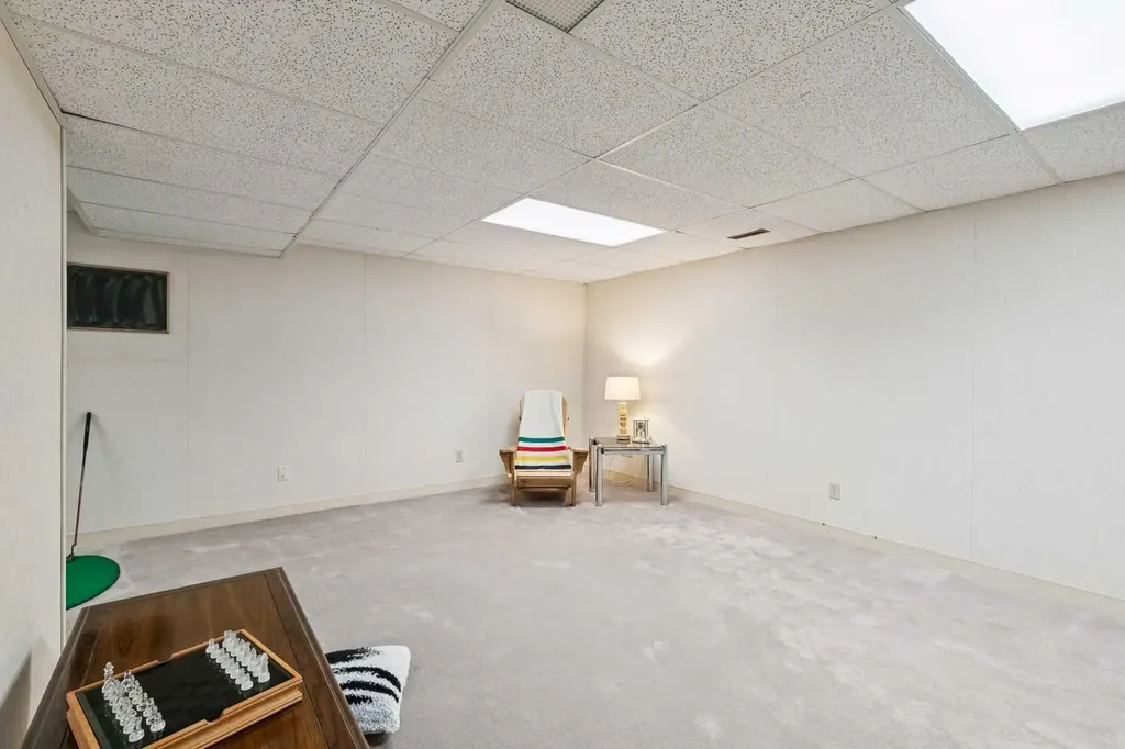 51 Woodbrook Green SW Calgary AB T2W4P6