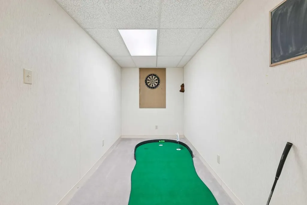 51 Woodbrook Green SW Calgary AB T2W4P6