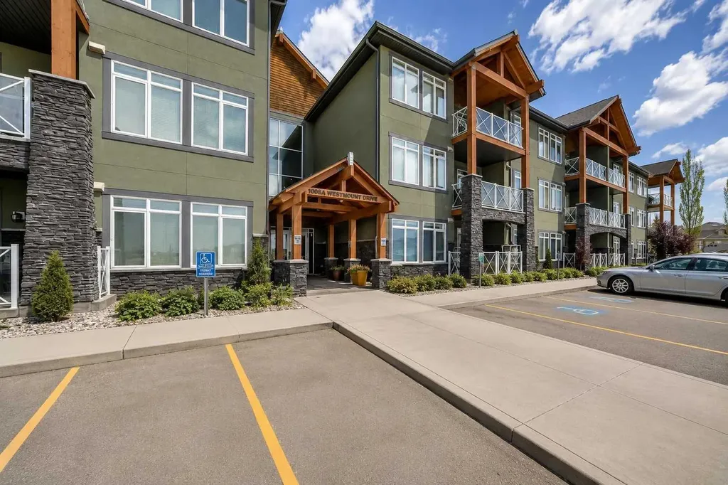 1005A Westmount Drive Strathmore AB T1P 0C3