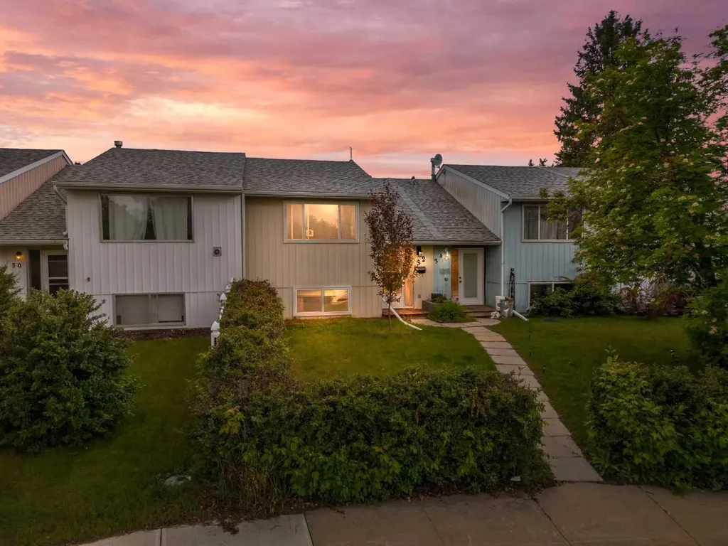 32 Whiteside Crescent Red Deer AB T4N 5Z1