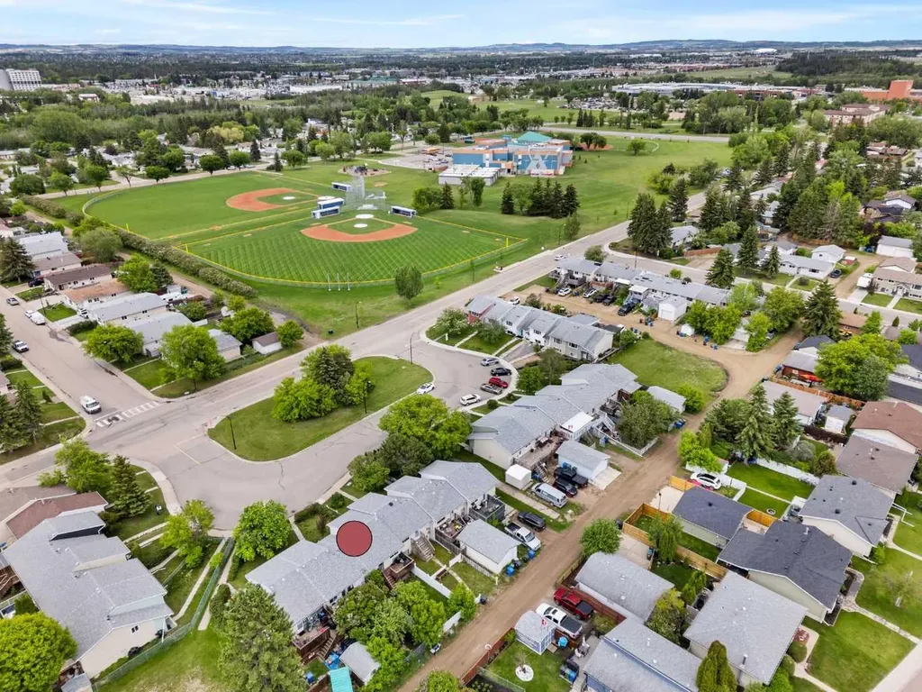 32 Whiteside Crescent Red Deer AB T4N 5Z1