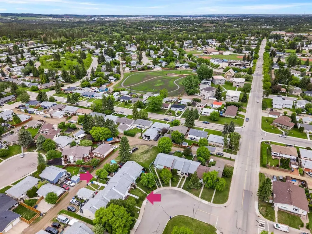 32 Whiteside Crescent Red Deer AB T4N 5Z1