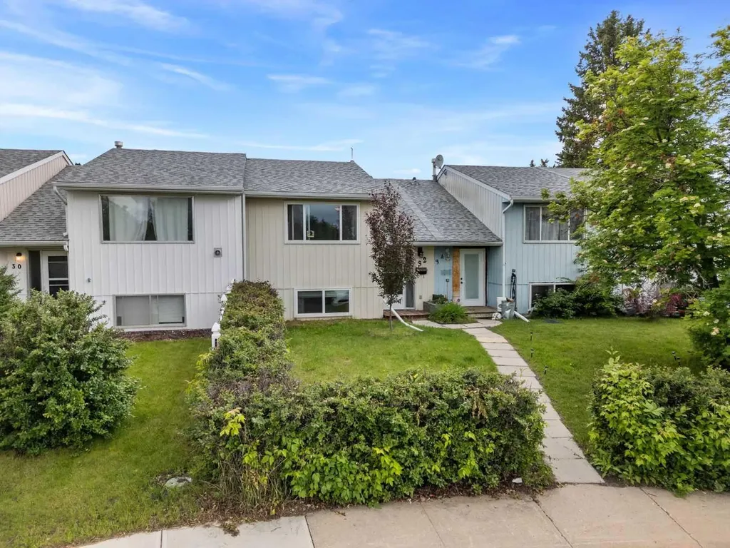 32 Whiteside Crescent Red Deer AB T4N 5Z1