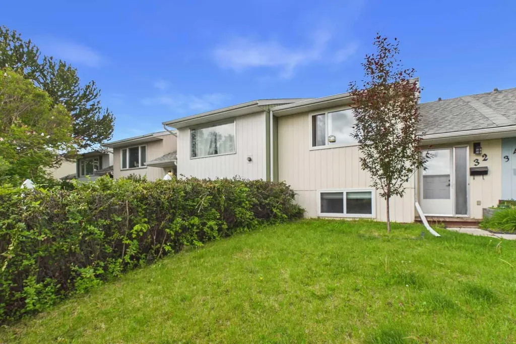 32 Whiteside Crescent Red Deer AB T4N 5Z1