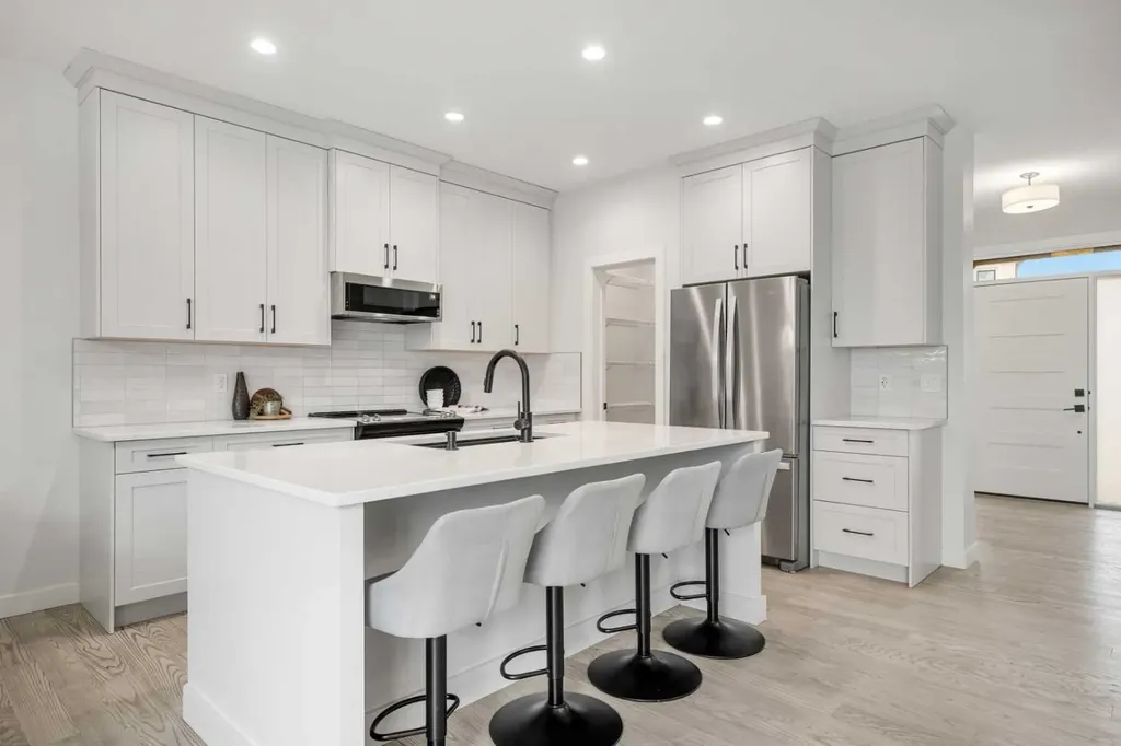 212 Treeline Avenue SW Calgary AB T2Y 0W5