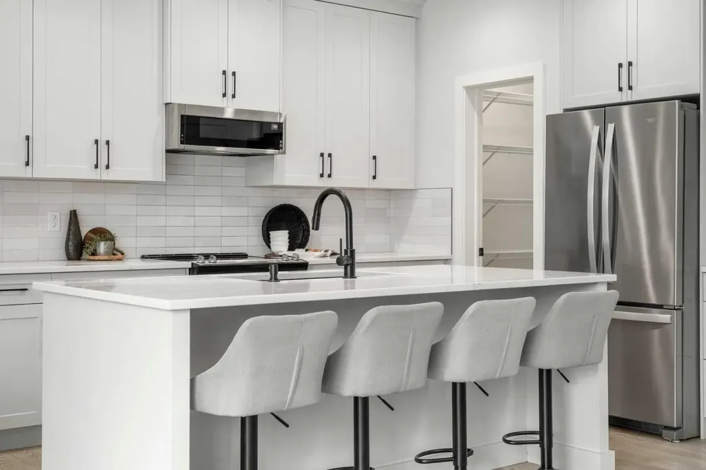 212 Treeline Avenue SW Calgary AB T2Y 0W5