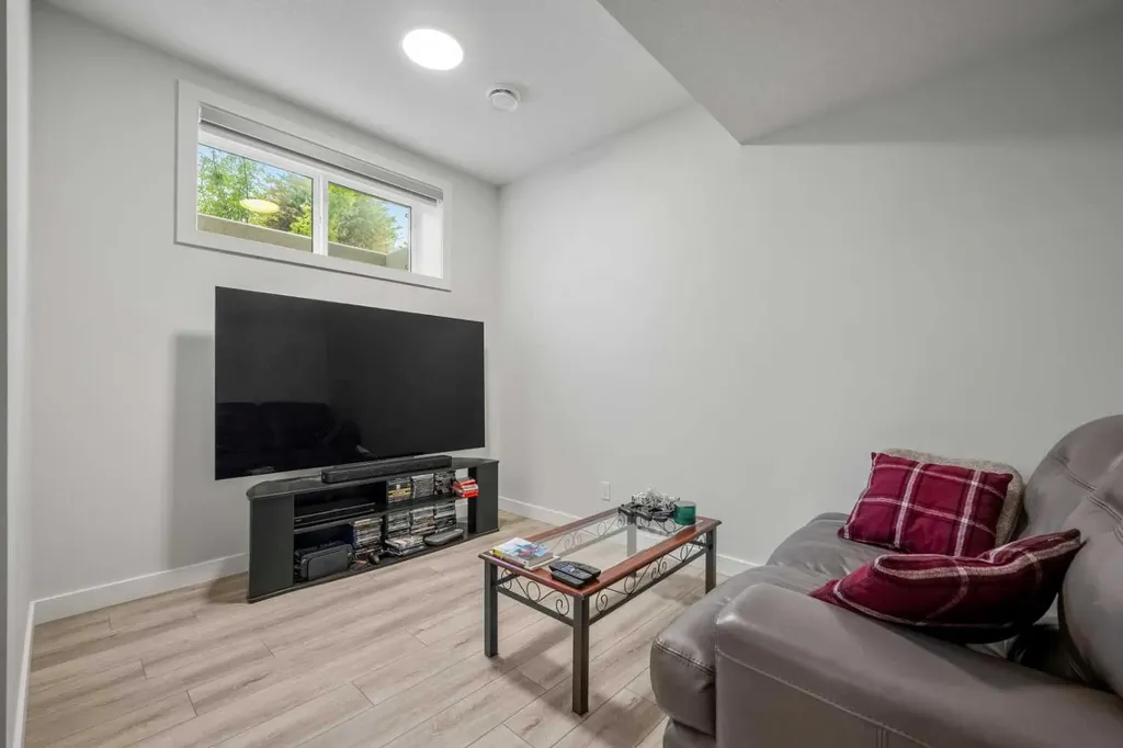 212 Treeline Avenue SW Calgary AB T2Y 0W5