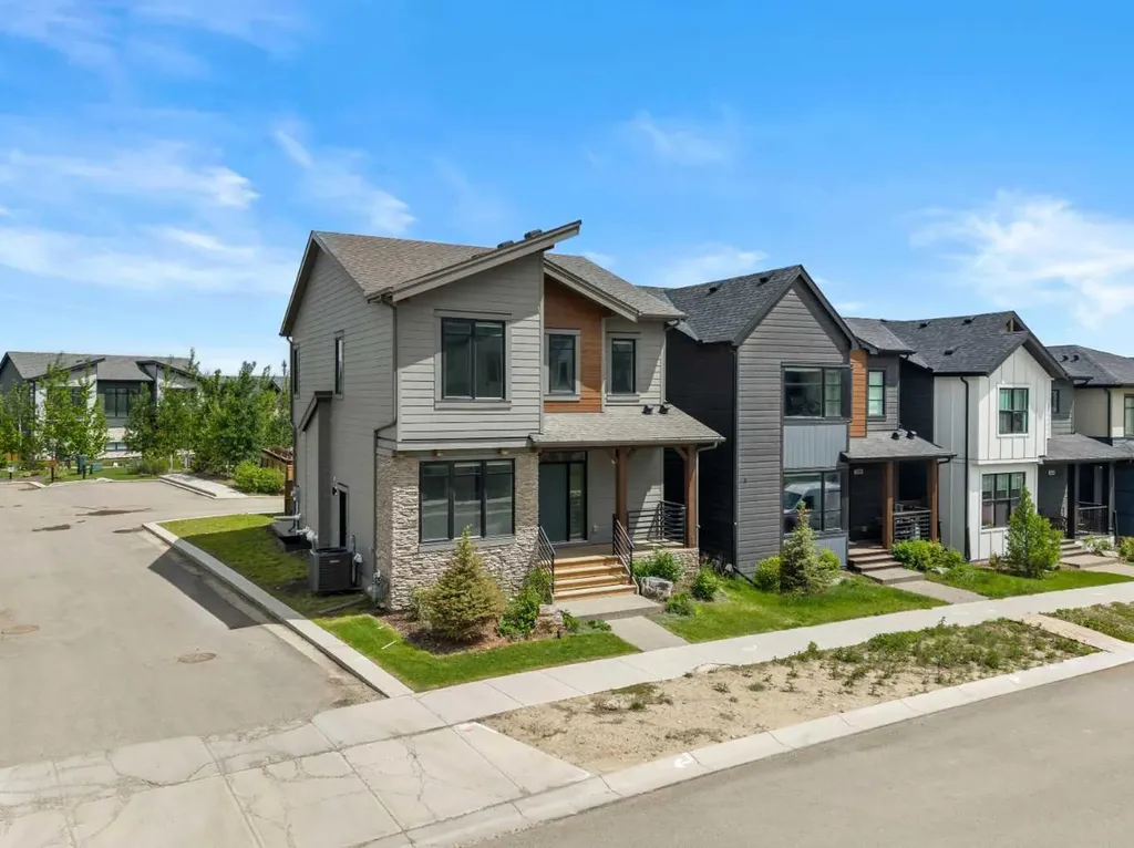 212 Treeline Avenue SW Calgary AB T2Y 0W5