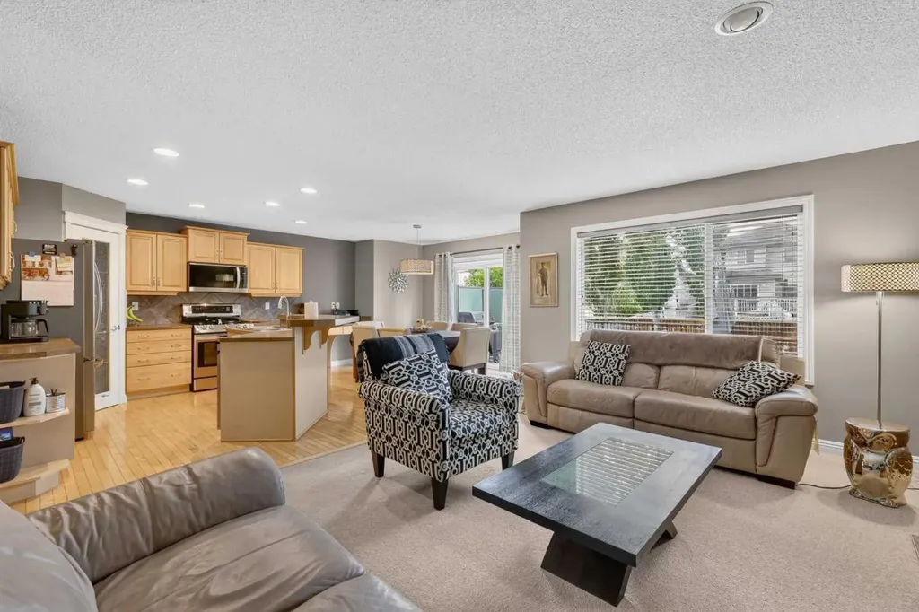 177 Covehaven Gardens NE Calgary AB T3K 6A2