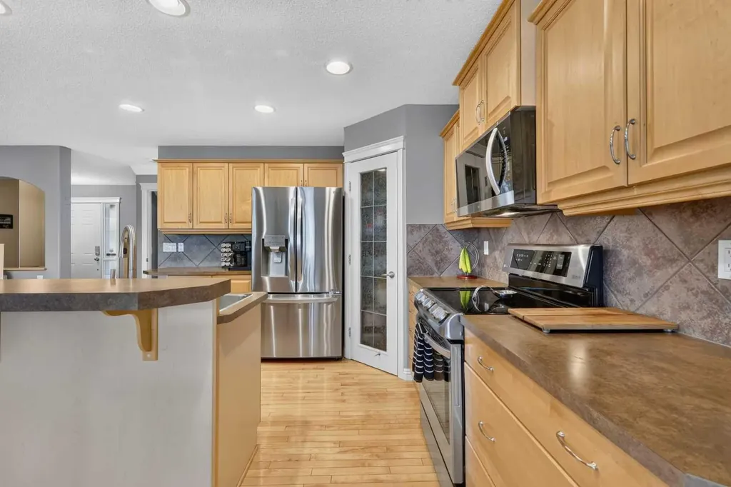 177 Covehaven Gardens NE Calgary AB T3K 6A2