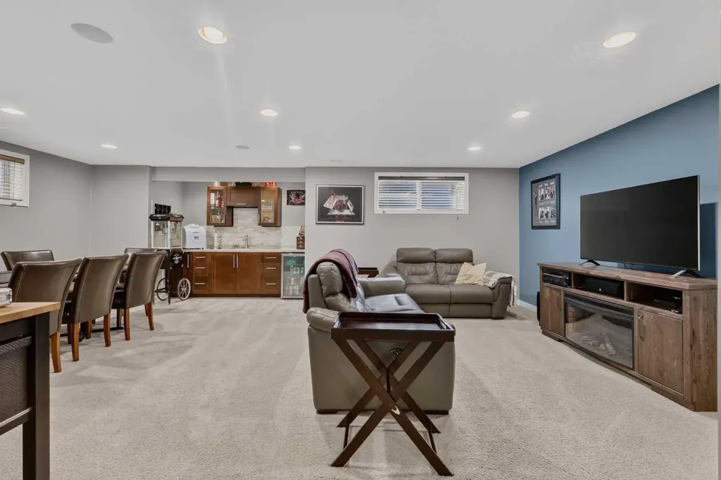 177 Covehaven Gardens NE Calgary AB T3K 6A2