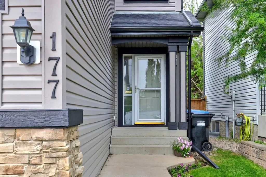 177 Covehaven Gardens NE Calgary AB T3K 6A2