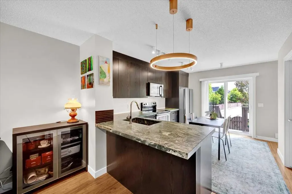 1562 93 Street SW Calgary AB T3H 0P5