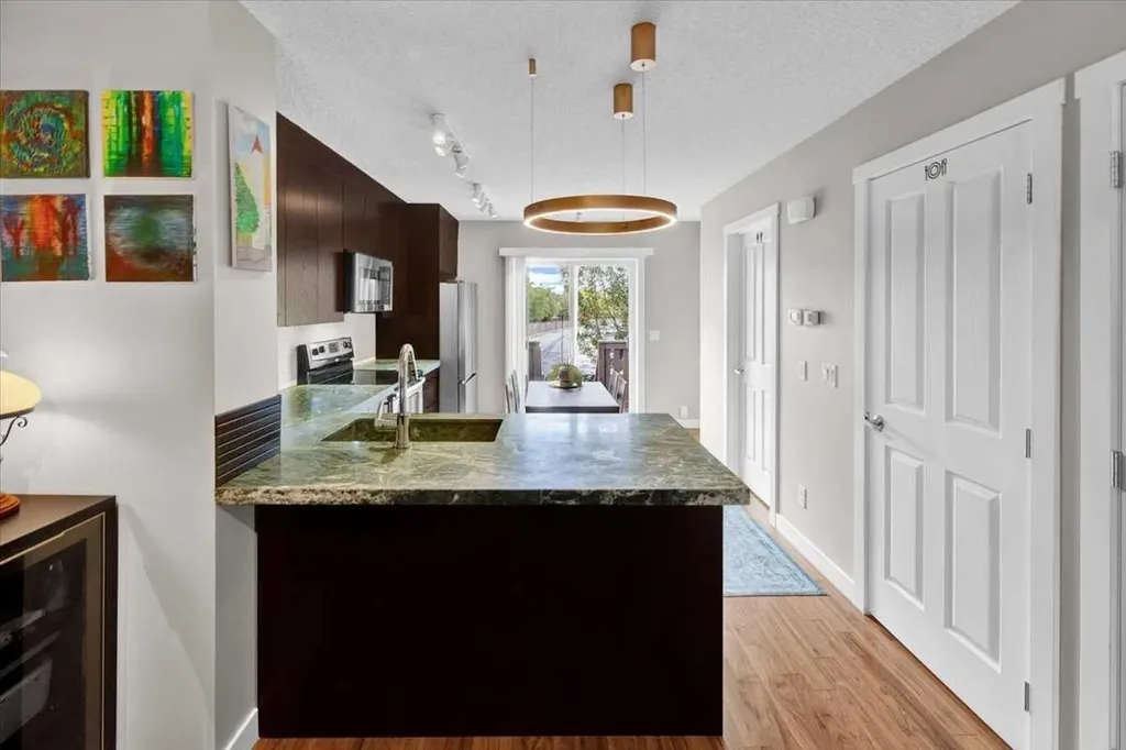 1562 93 Street SW Calgary AB T3H 0P5