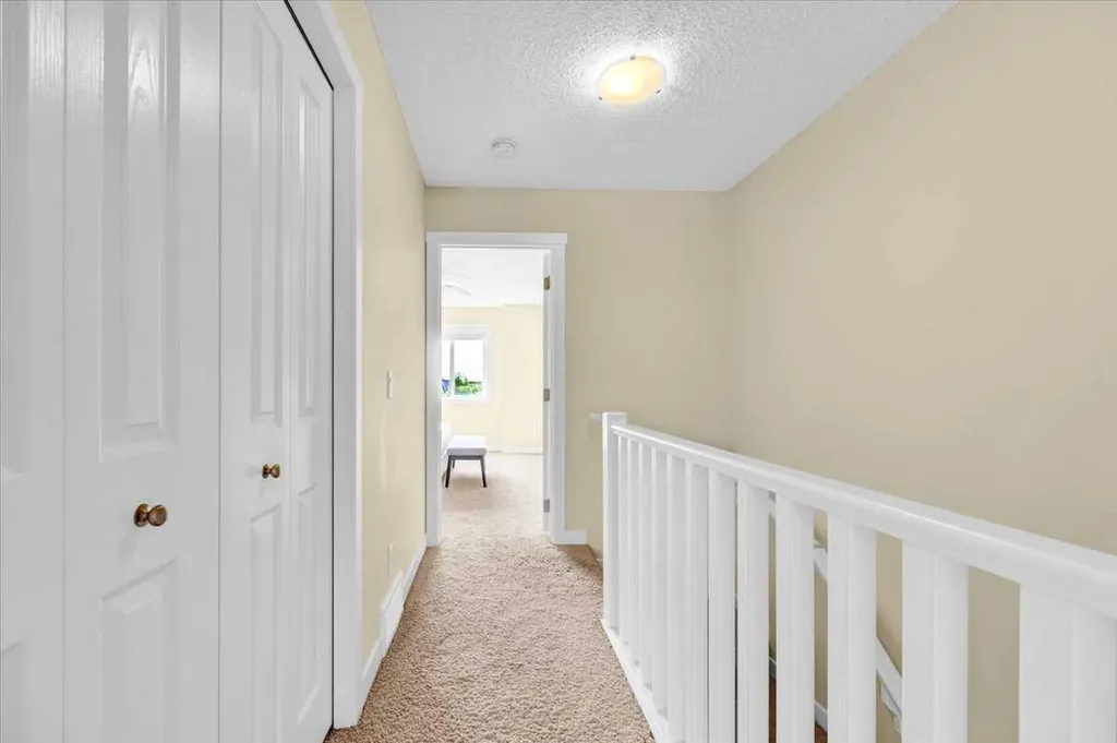 1562 93 Street SW Calgary AB T3H 0P5