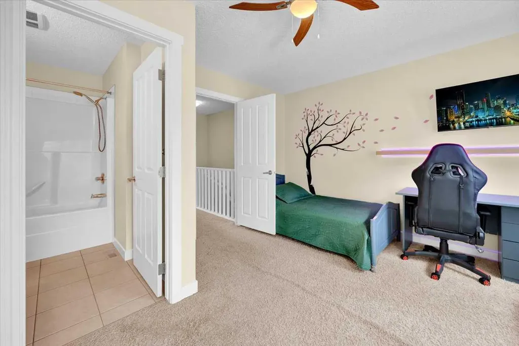 1562 93 Street SW Calgary AB T3H 0P5