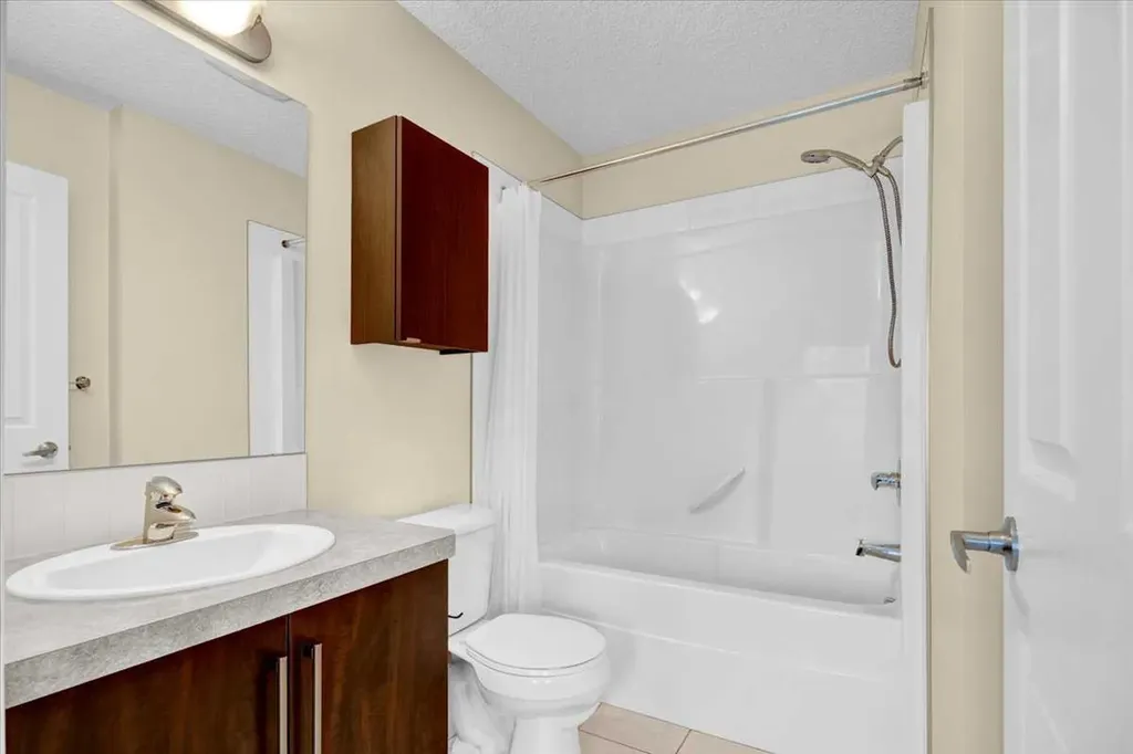 1562 93 Street SW Calgary AB T3H 0P5