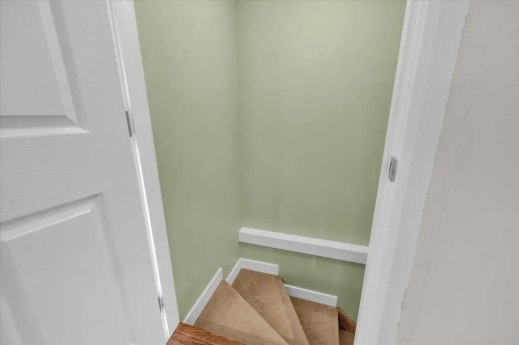 1562 93 Street SW Calgary AB T3H 0P5