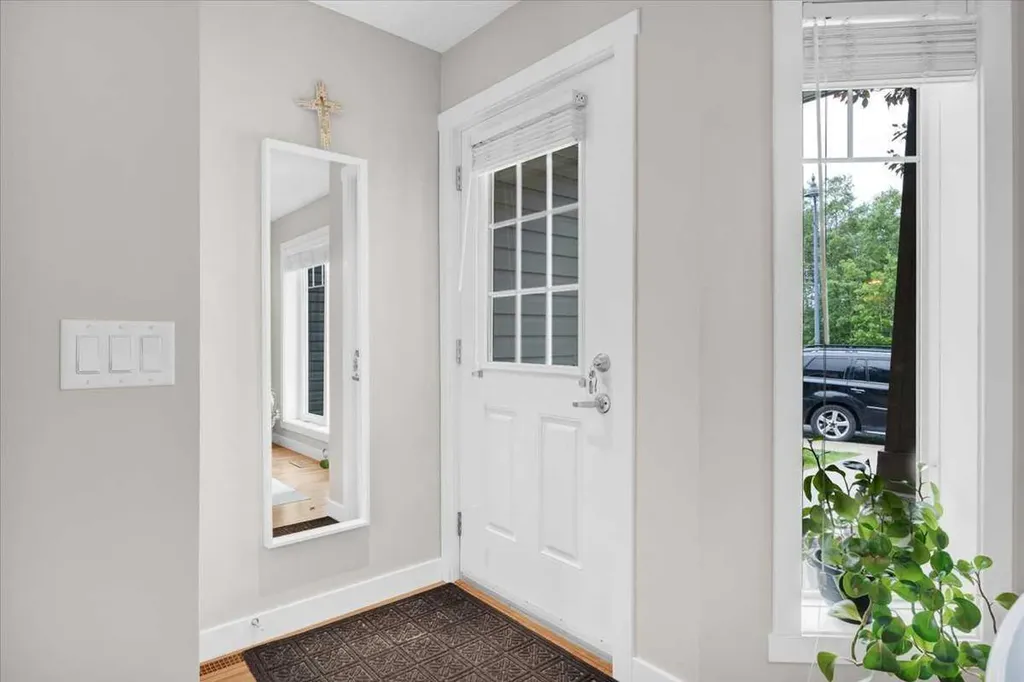 1562 93 Street SW Calgary AB T3H 0P5