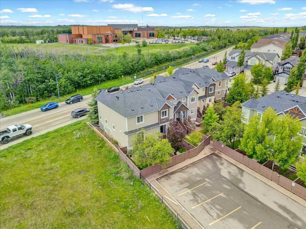 1562 93 Street SW Calgary AB T3H 0P5