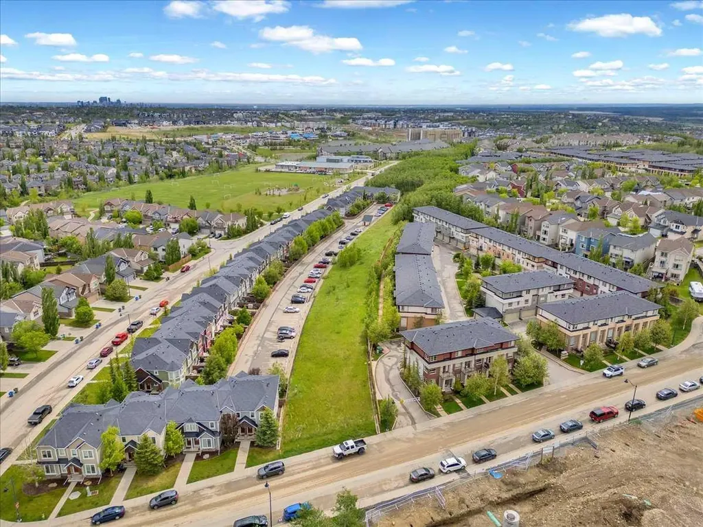 1562 93 Street SW Calgary AB T3H 0P5