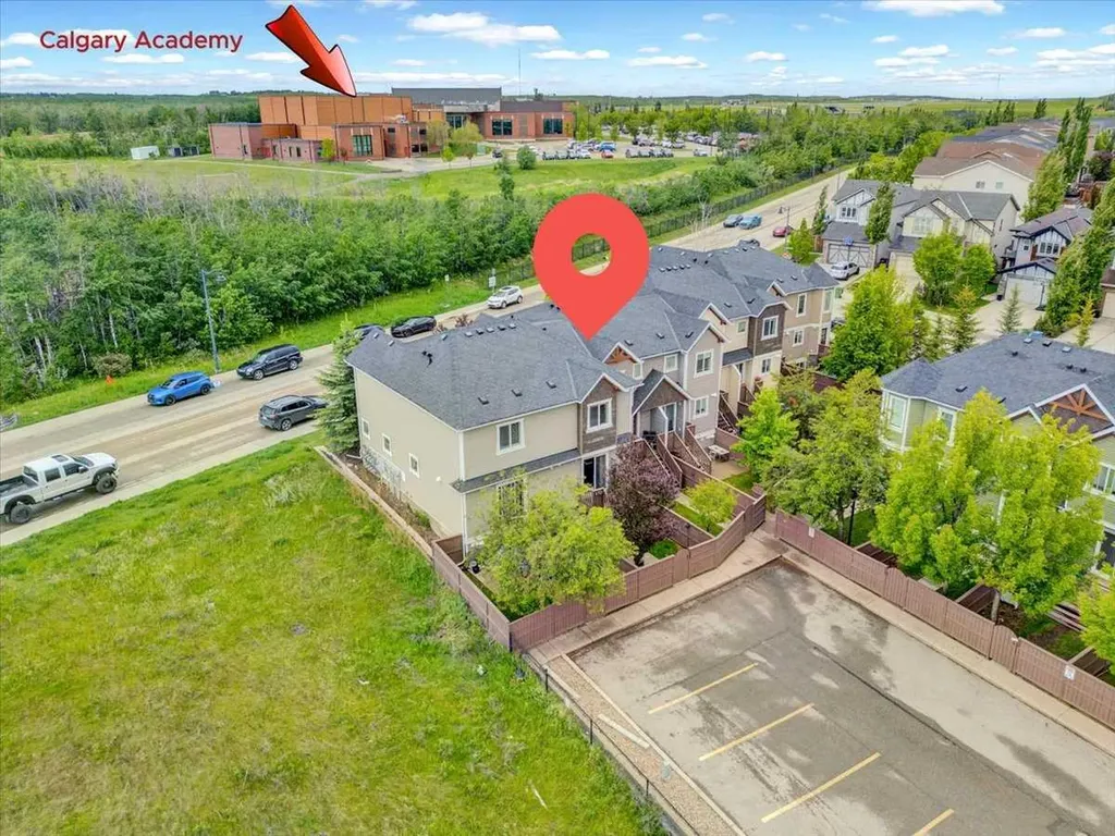 1562 93 Street SW Calgary AB T3H 0P5