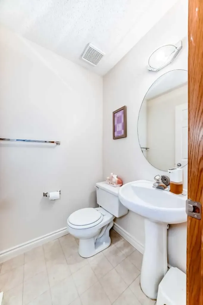 193 Covewood Green NE Calgary AB T3K5G6
