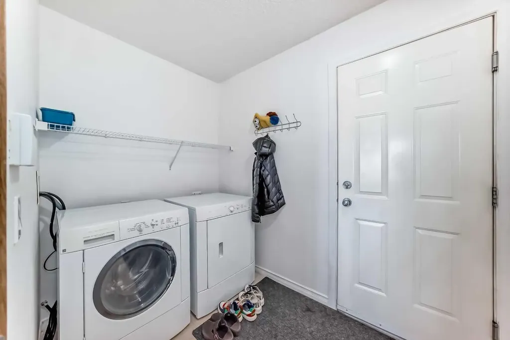 193 Covewood Green NE Calgary AB T3K5G6